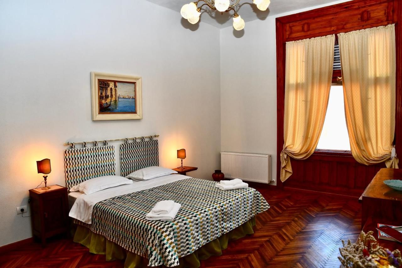 Отели типа «постель и завтрак» GB Apartments - 'Bohus Palace Panoramic' Арад-16