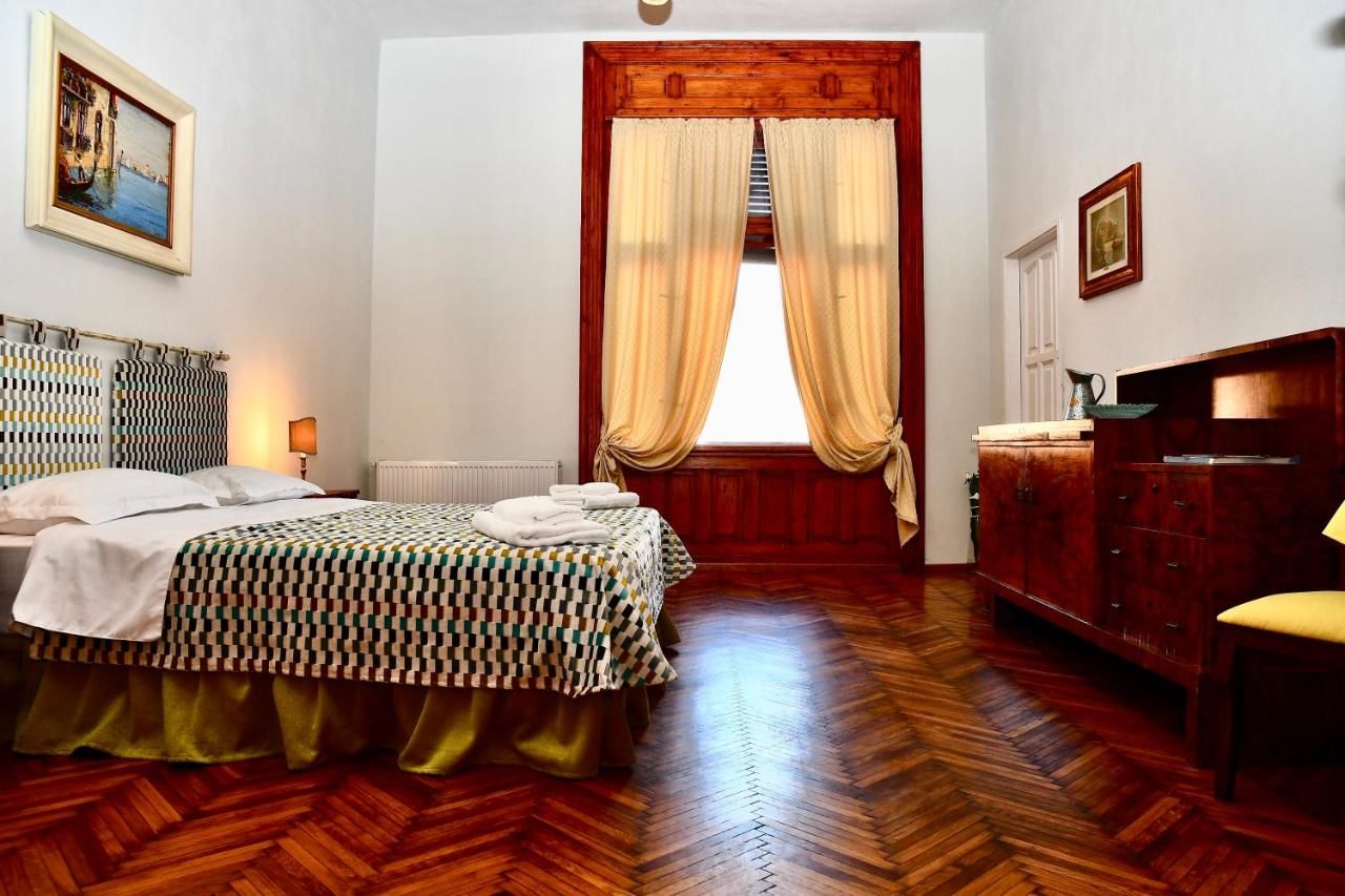 Отели типа «постель и завтрак» GB Apartments - 'Bohus Palace Panoramic' Арад-17